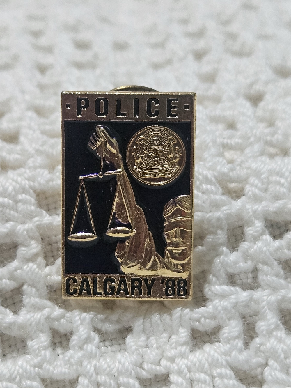 CO Gold and Black Police Calgary Commemorative Pin '88